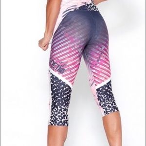 Closet Clear Out Mega Sale 💲⬇️ Purple capri